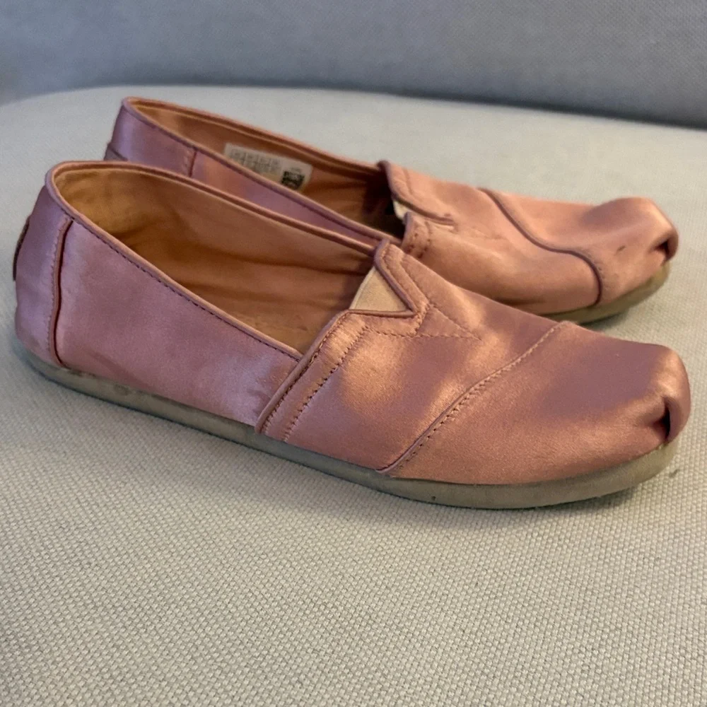 Toms Kids Slip-On Moccasins in Dusty Rose